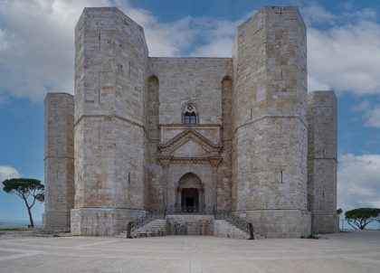 Castel del Monte, B-tier castle in Italy