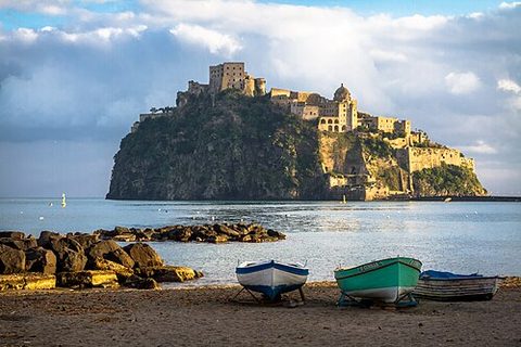 Aragonese Castle, A-tier castle in Italy