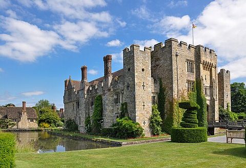 Hever Castle, B-tier castle in United Kingdom