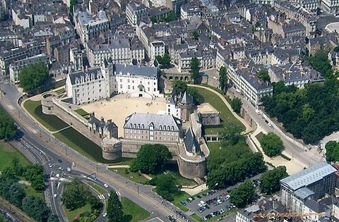 Château des ducs de Bretagne, B-tier castle in France
