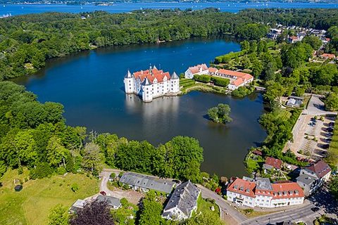 Glücksburg Castle, B-tier castle in Germany